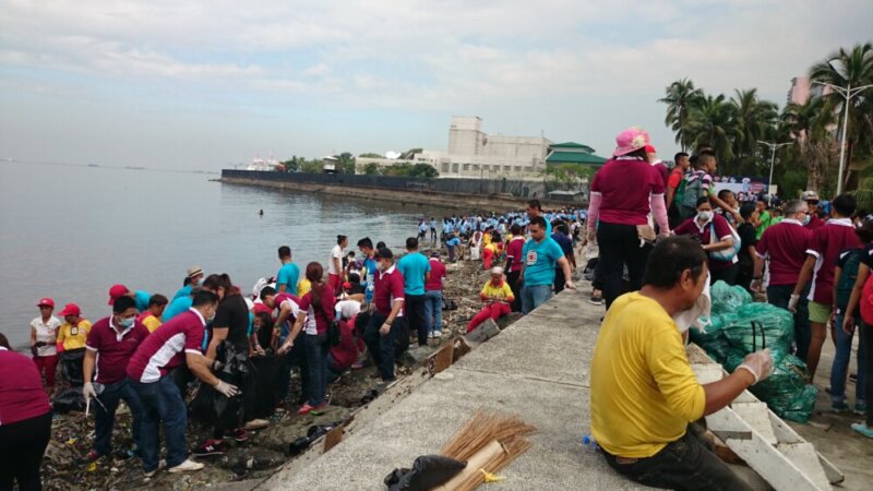 マニラ湾清掃活動